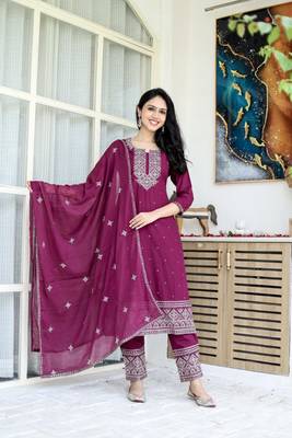 Burgundy cotton embriodery work straight kurti pant dupatta set 2