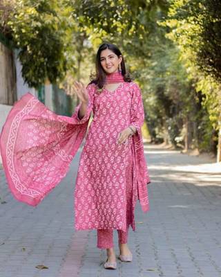 Peach floral printed aline kurta pant with dupatta set 1