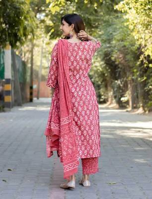 Peach floral printed aline kurta pant with dupatta set 3