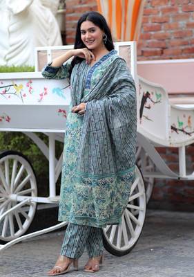 Grey Floral Indian Traditional Straight Salwar Kameez Kurti Pant Set for Women Embroidery Hand Work 4