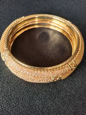 White pearls jadaoo - bangles with pink stones 3