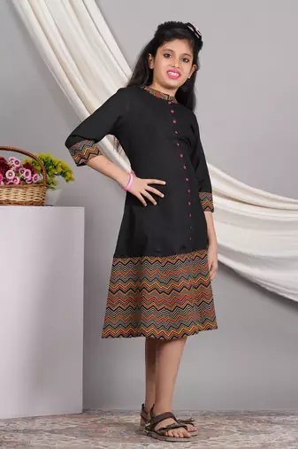  kids rayon & cotton zig-zag printed a-line kurta (black)