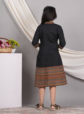  kids rayon & cotton zig-zag printed a-line kurta (black) 3