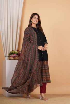  women's rayon zig-zag printed regular fitted black a-line kurta with zig-zag printed dupatta 2