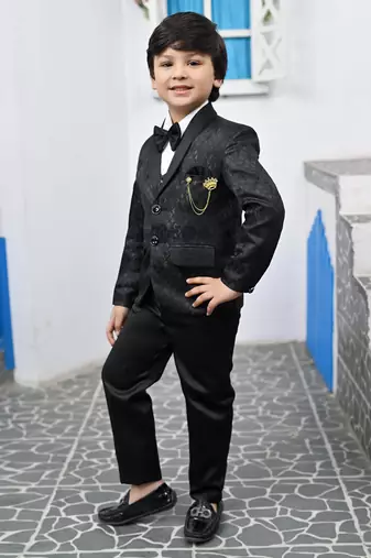 Boys full sleeves 5 piece jacquard coat suit set with bow tie - black
