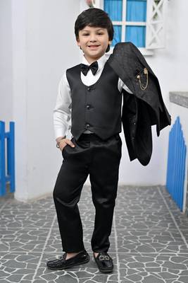 Boys full sleeves 5 piece jacquard coat suit set with bow tie - black 4