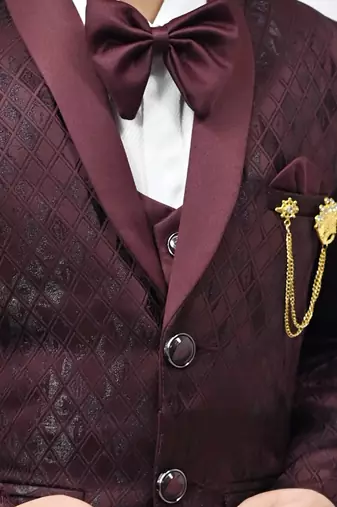 Boys full sleeves 5 piece jacquard coat suit set with bow tie - maroon