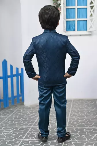 Boys full sleeves 5 piece jacquard coat suit set with bow tie - royal blue
