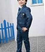 Boys full sleeves 5 piece jacquard coat suit set with bow tie - royal blue
