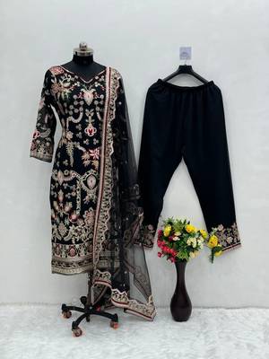 Designer handwork wedding wear pakistani 3 pc salwar kameez 4