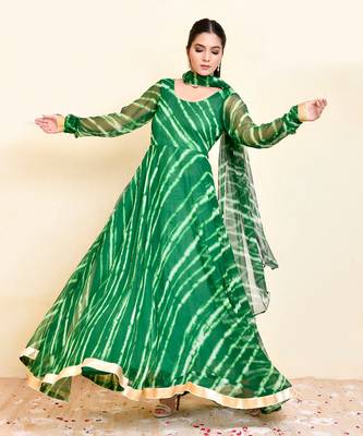 Green georgette laheriya printed long kurti with dupatta 3