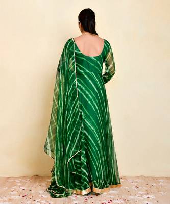 Green georgette laheriya printed long kurti with dupatta 5
