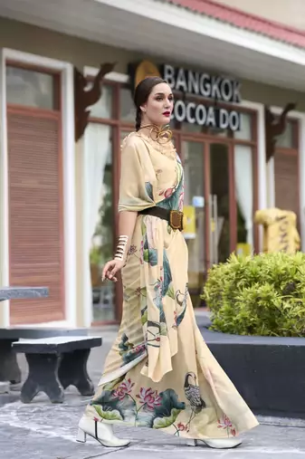 Cream designer printed georgette saree with blouse