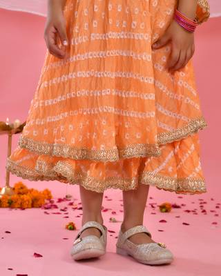 Girl's Peach Bandhani Lehenga and Top Set With Dupatta 4