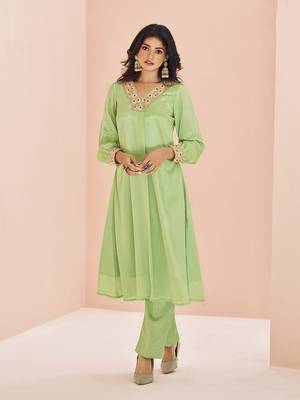 Light green embellished chinon kurta set 1