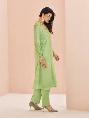 Light green embellished chinon kurta set 2