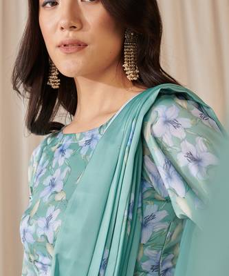 Seagreen slit skirt saree set 3
