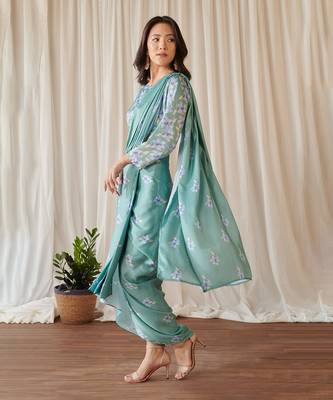 Seagreen slit skirt saree set 4