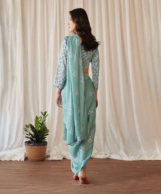 Seagreen slit skirt saree set 5