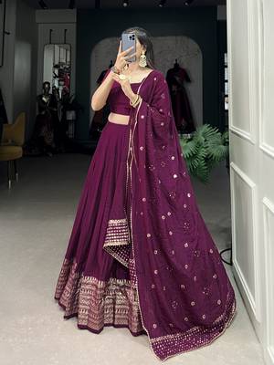 Women's Lehenga Choli Set For Wedding  4