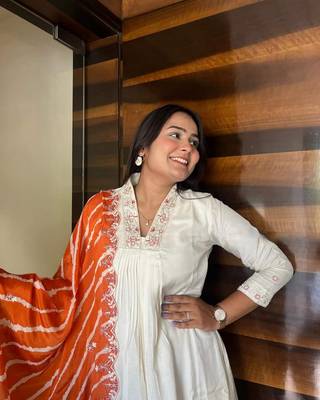 Cream viscosee chanderi embroidery work with printed ethnic ceremonial salwar kameez 3