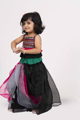 Twisha strappy frilled embroidered top with ghagra set - black & pink 2