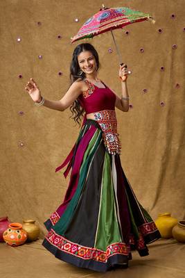 Om Clothing Cotton Kutchi Multicolor Thread Embroidered Maroon Readymade Blouse 5