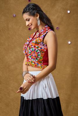 Maroon Cotton Navratri Garba Gamathi Patch Work Readymade Padded Blouse 3