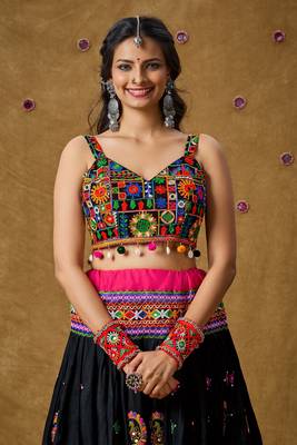 Red Cotton Navratri Garba Emroidered Choli design Readymade Blouse 1