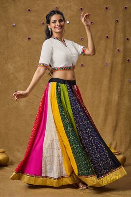 White Cotton Navratri Garba Boho Design Readymade Blouse 5