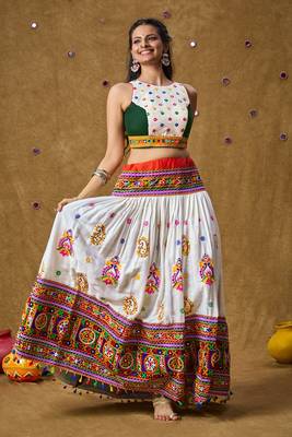 Green Cotton Navratri Garba Embroidered Lace Work Readymade Blouse 5