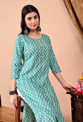 women's rayon zig-zag print straight kurti in light green 1