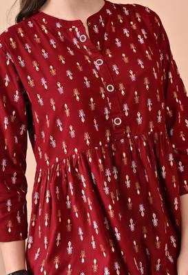 women's rayon  printed in maroon 4