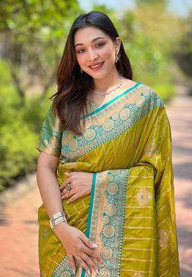 Mehendi green soft silk contrast zari woven saree 1