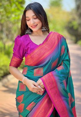 Green soft silk contrast zari woven saree 1