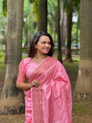 Pink checks paithani silk zari woven saree 3