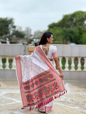 White checks paithani silk zari woven saree 2