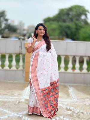 White checks paithani silk zari woven saree 3