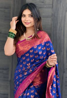 Navy blue soft silk peacock weaves zari woven saree 3