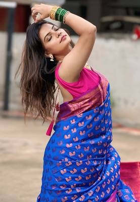Violet soft silk peacock weaves zari woven saree 2