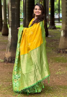 Yellow soft silk floral border contrast zari woven saree 4
