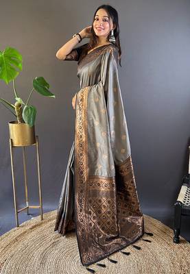 Grey soft silk floral border contrast zari woven saree 3