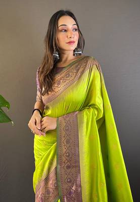 Pista soft silk floral border contrast zari woven saree 2