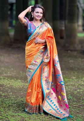 Gold contrast zari woven chandrakor swan yeola paithani silk saree 3
