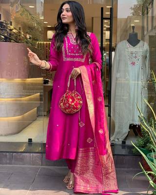 Rani pink viscose chanderi heavy thread embroidery work with jacquard woven dupatta kurta pant set 2