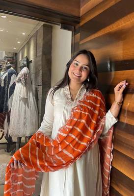 Off white chanderi viscose thread embroidery work with printed dupatta kurta pant set 4