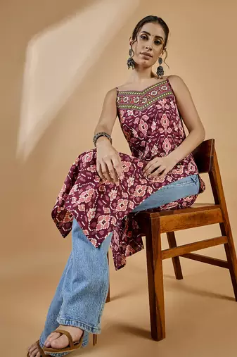 Winered women rust abstract print strap kurta