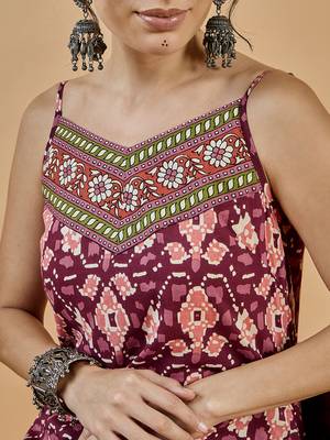 Winered women rust abstract print strap kurta 4