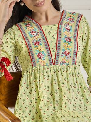 Winered women lime placement print tiered dress 4