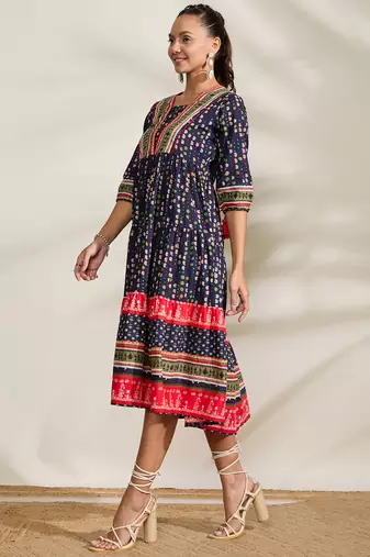 Winered women blue placement print tiered dress